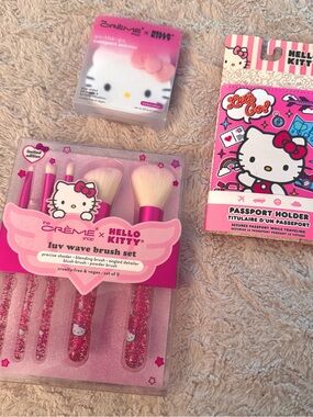 Hello kitty cutie bundle 🩷 crème shop makeup brushes / passport holder / compact